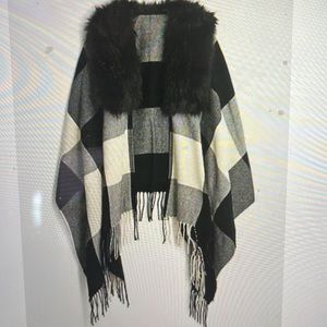 J CREW FAUX FUR COLLAR BUFFALO CHECK PLAID CAPE SHAWL BLK/CRM